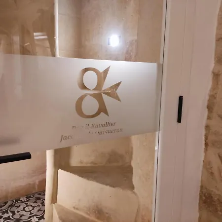 -dar Il-kavallier Jacques De Quiqueran *