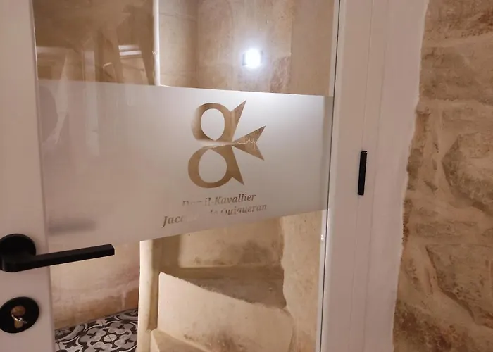 -dar Il-kavallier Jacques De Quiqueran *