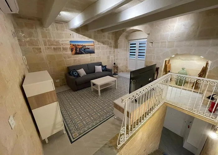 -dar Il-kavallier Jacques De Quiqueran *